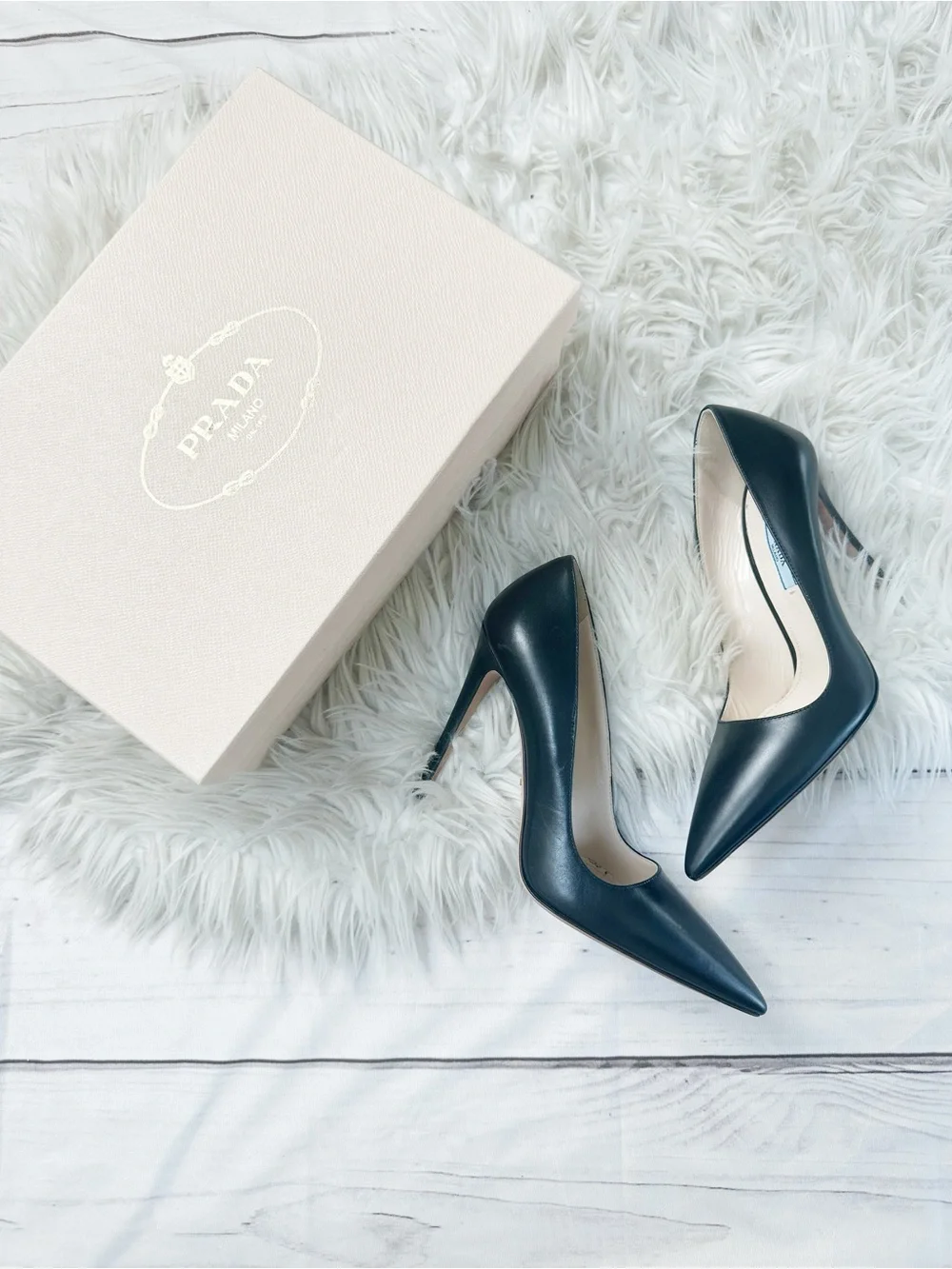 Prada Calzature Donna Vitello Lux 3 Black Calfskin Pointed Toe Stiletto EU 39